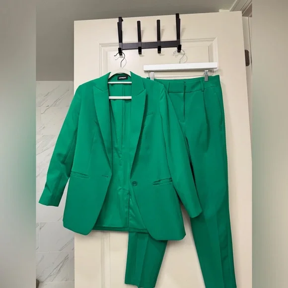 Express Vibrant Green Suit Set - Picture 1 of 7